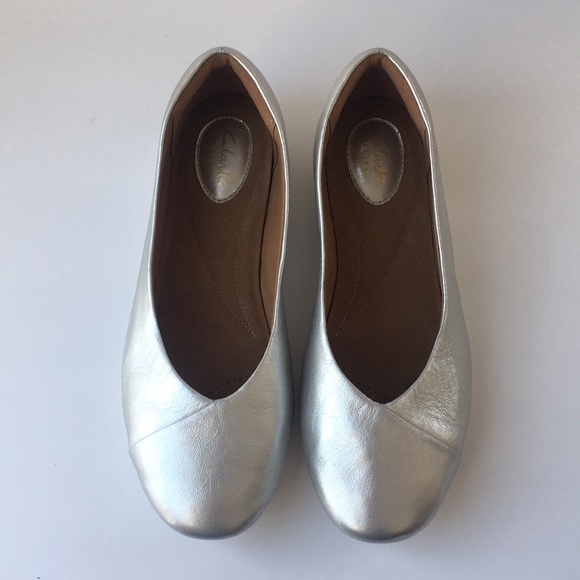 clarks artisan ballet flats